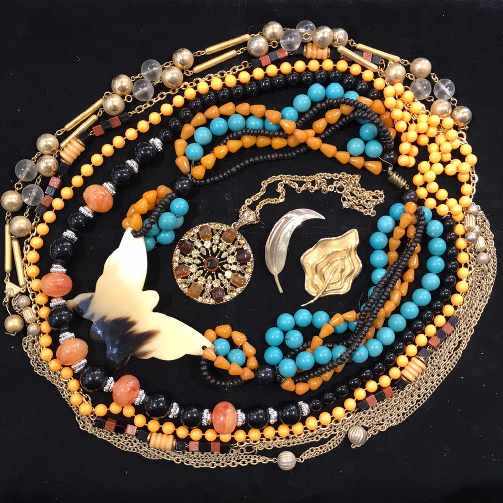 Bulk lot vintage costume jewelry- wholesale!